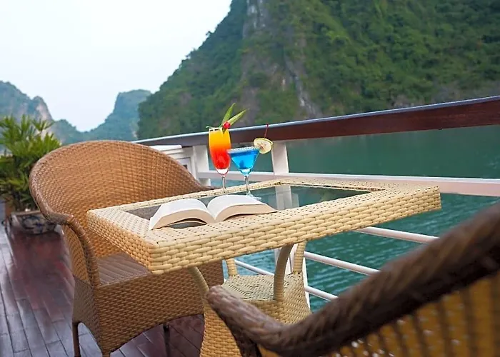 Khách sạn Paloma Cruise 4*